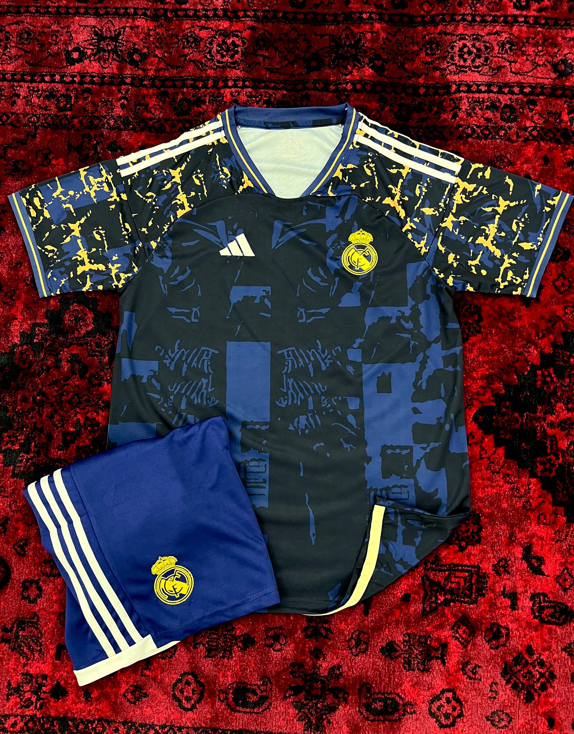 کیت رئال مادرید (سورمه ای)